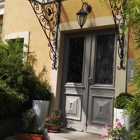 Mit 2 Baedern Und 2 Schlafzimmern Apartman