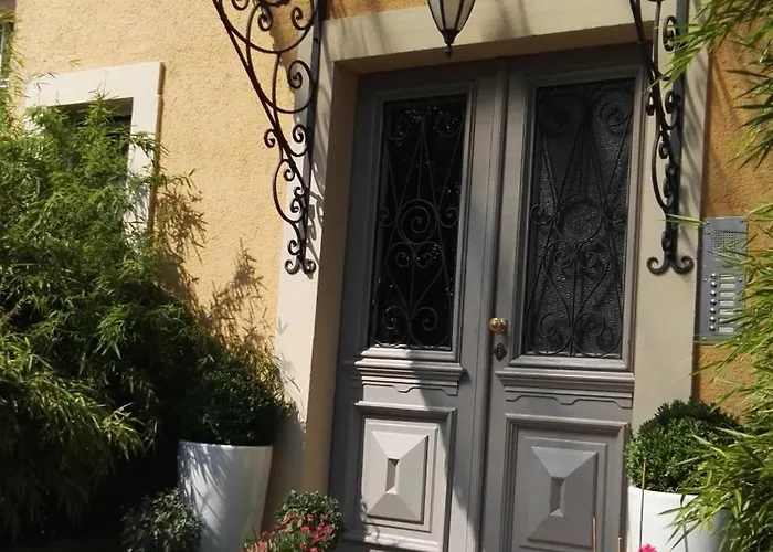 Mit 2 Baedern Und 2 Schlafzimmern Apartman