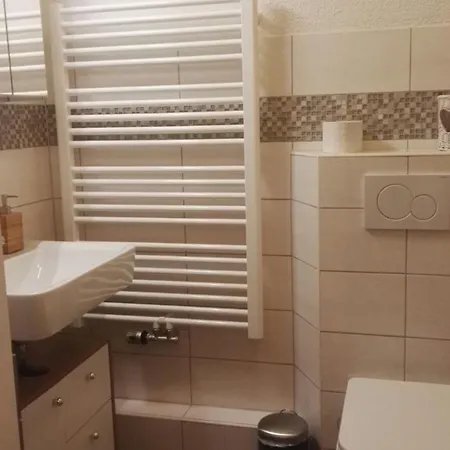 Mit 2 Baedern Und 2 Schlafzimmern Dresden