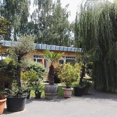 Mit 2 Baedern Und 2 Schlafzimmern Dresden